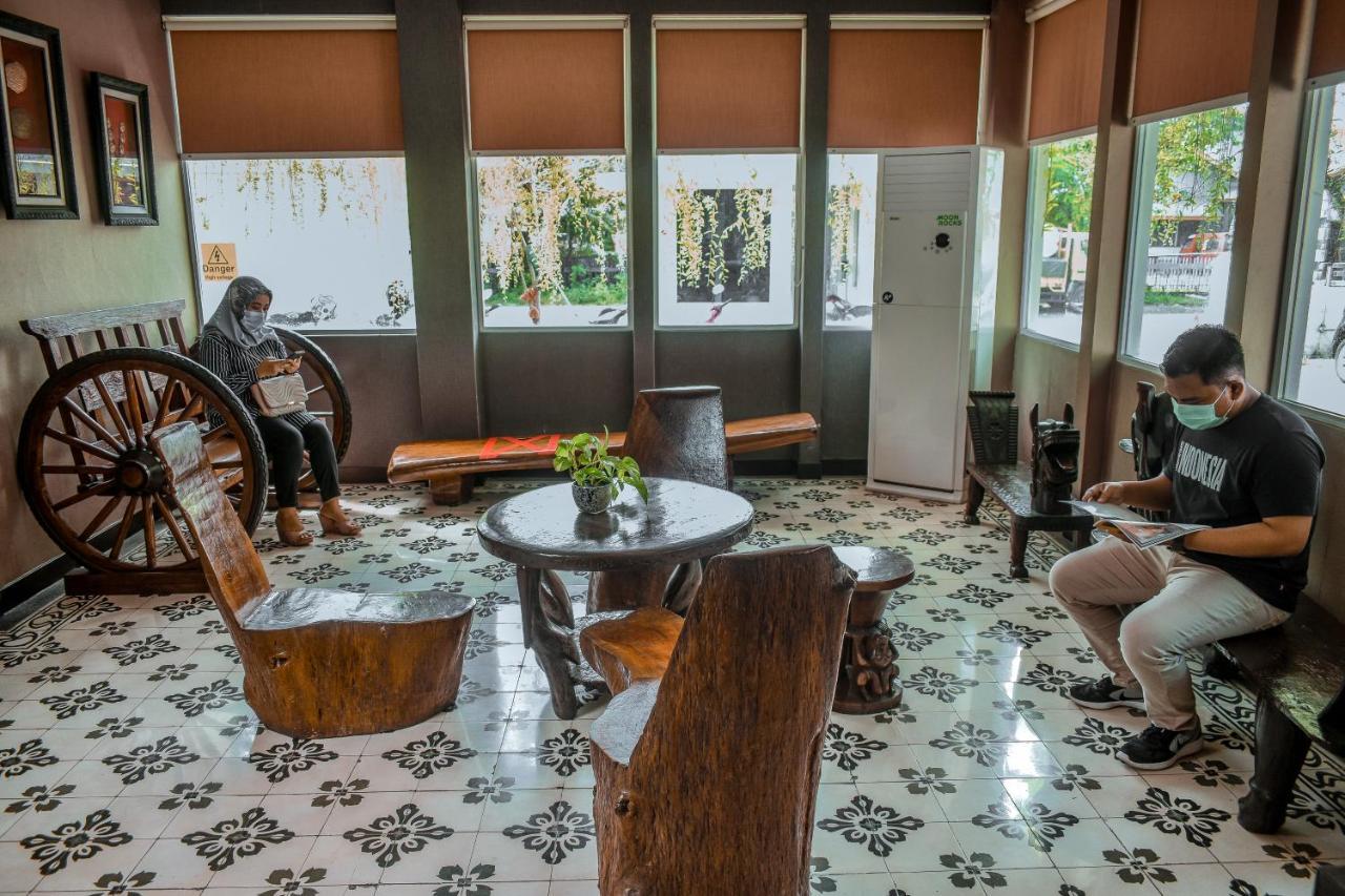 Oxville Hotel Padang  Luaran gambar