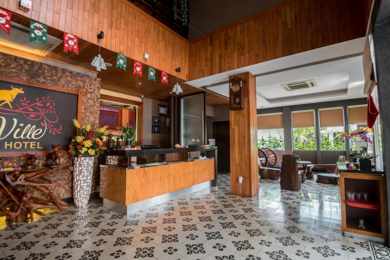 Oxville Hotel Padang  Luaran gambar