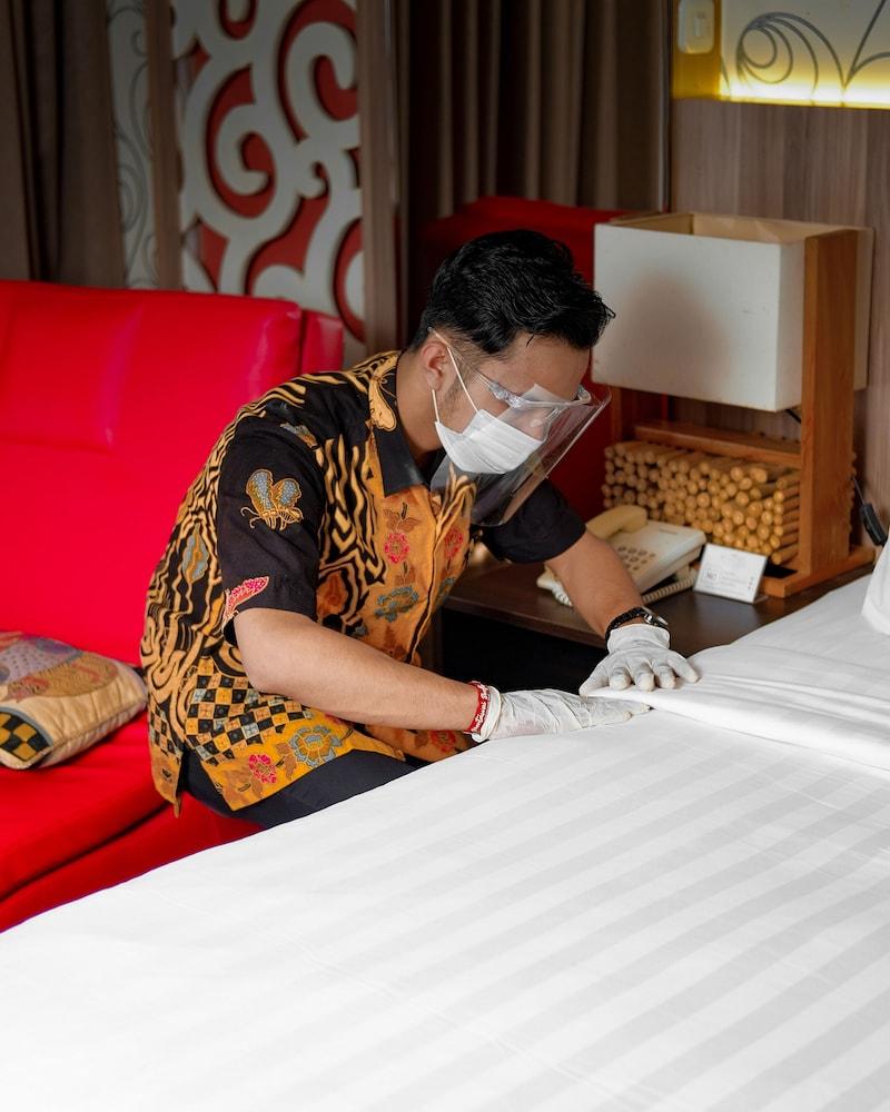 Oxville Hotel Padang  Luaran gambar