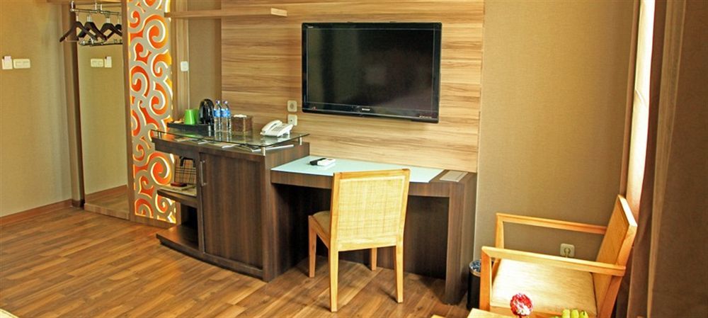 Oxville Hotel Padang  Luaran gambar